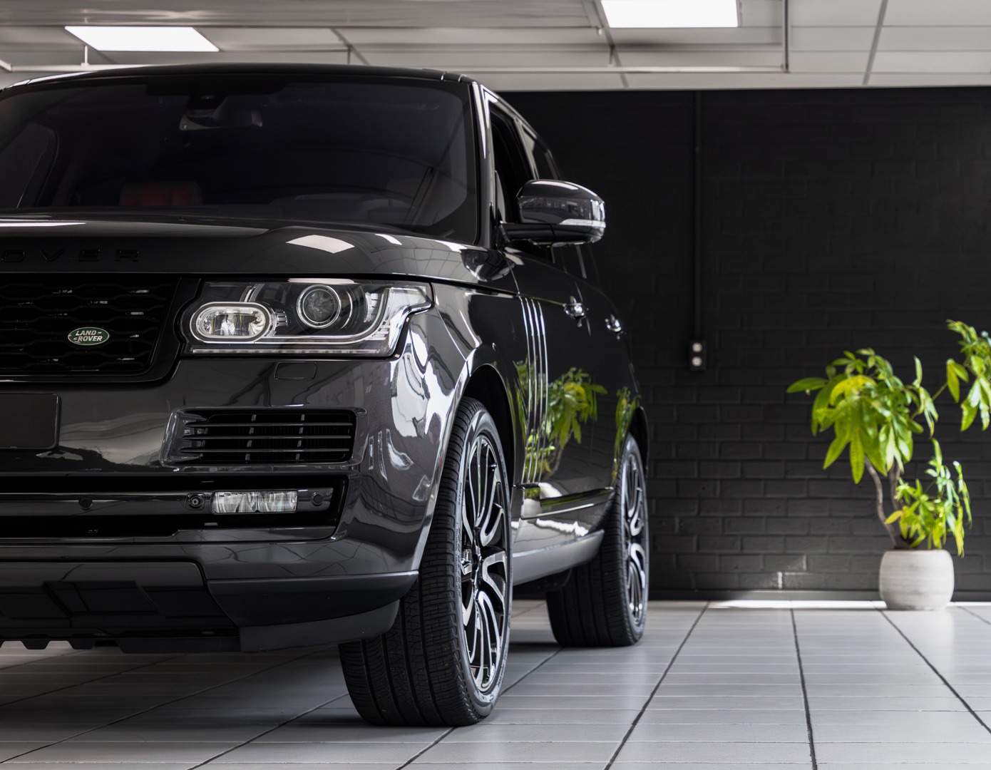 Page Content 29_content_image_1770025419645717443.jpg Range Rover Velar Troubleshoot | Van Veen Auto's 